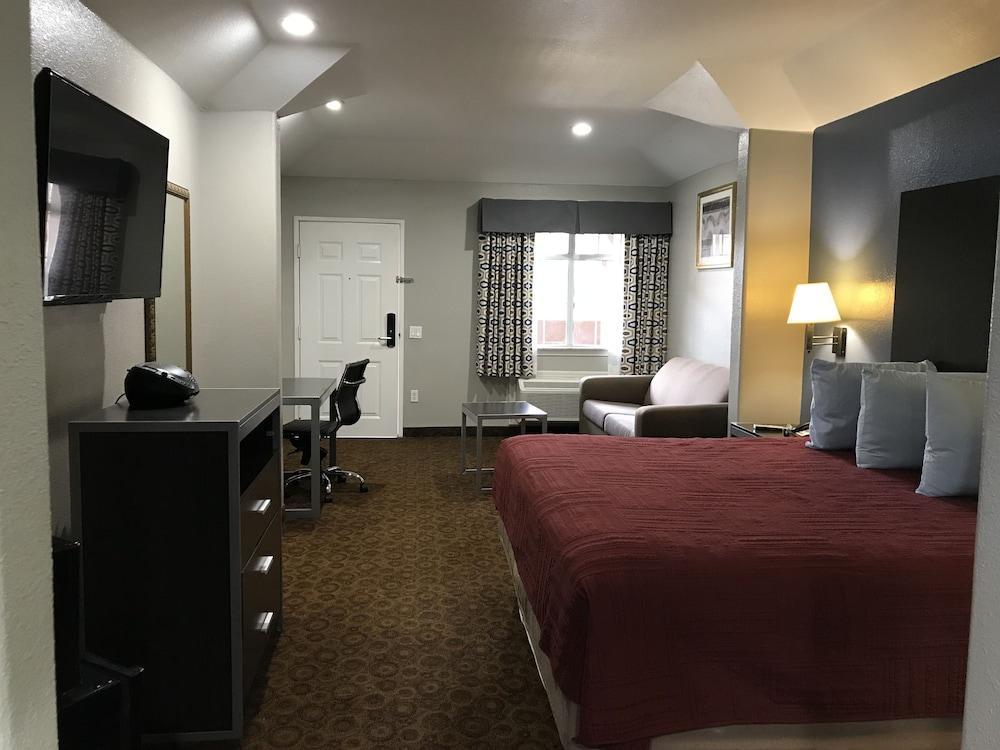 Camelot Inn And Suites Aldine Exterior foto
