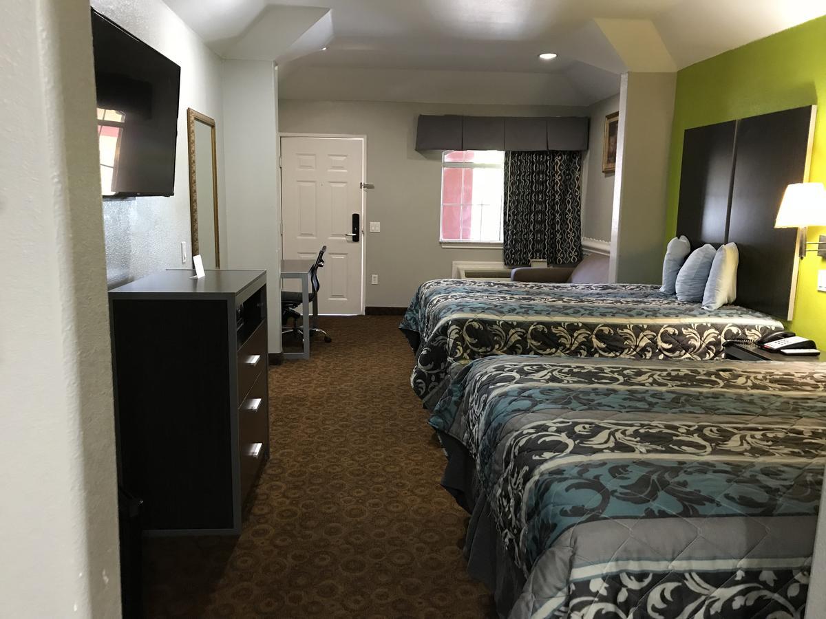 Camelot Inn And Suites Aldine Exterior foto