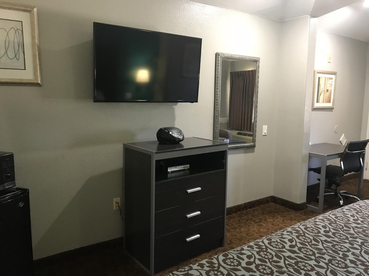 Camelot Inn And Suites Aldine Exterior foto