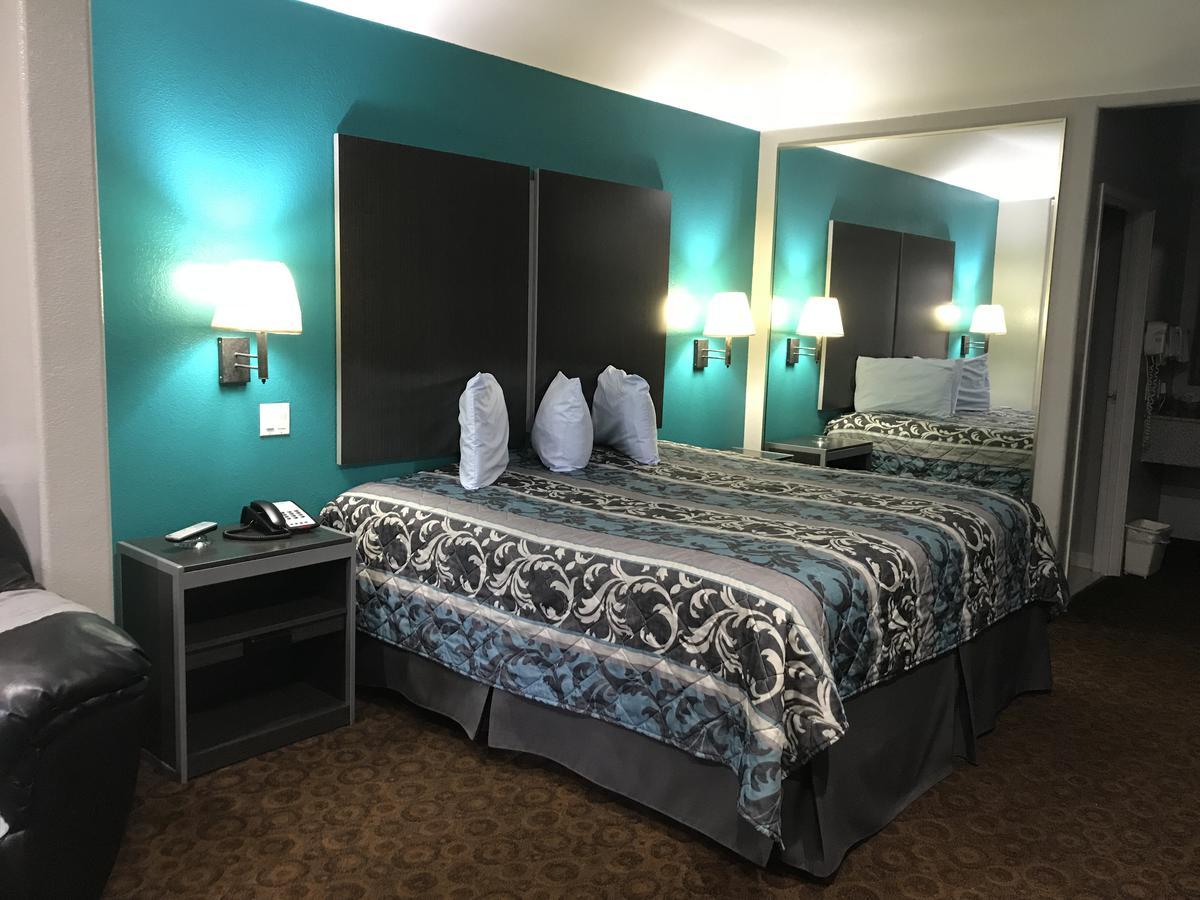 Camelot Inn And Suites Aldine Exterior foto