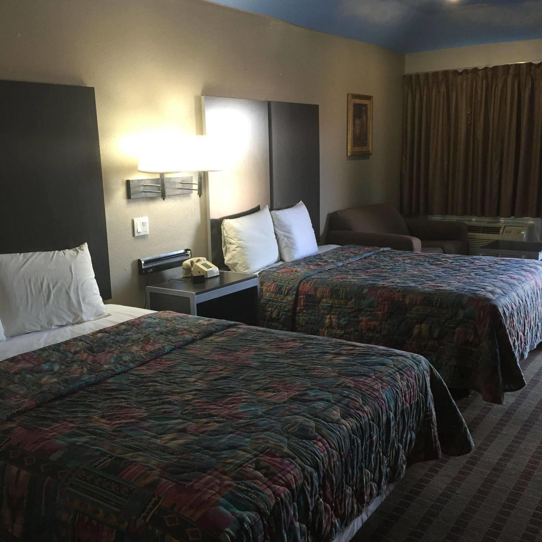 Camelot Inn And Suites Aldine Exterior foto