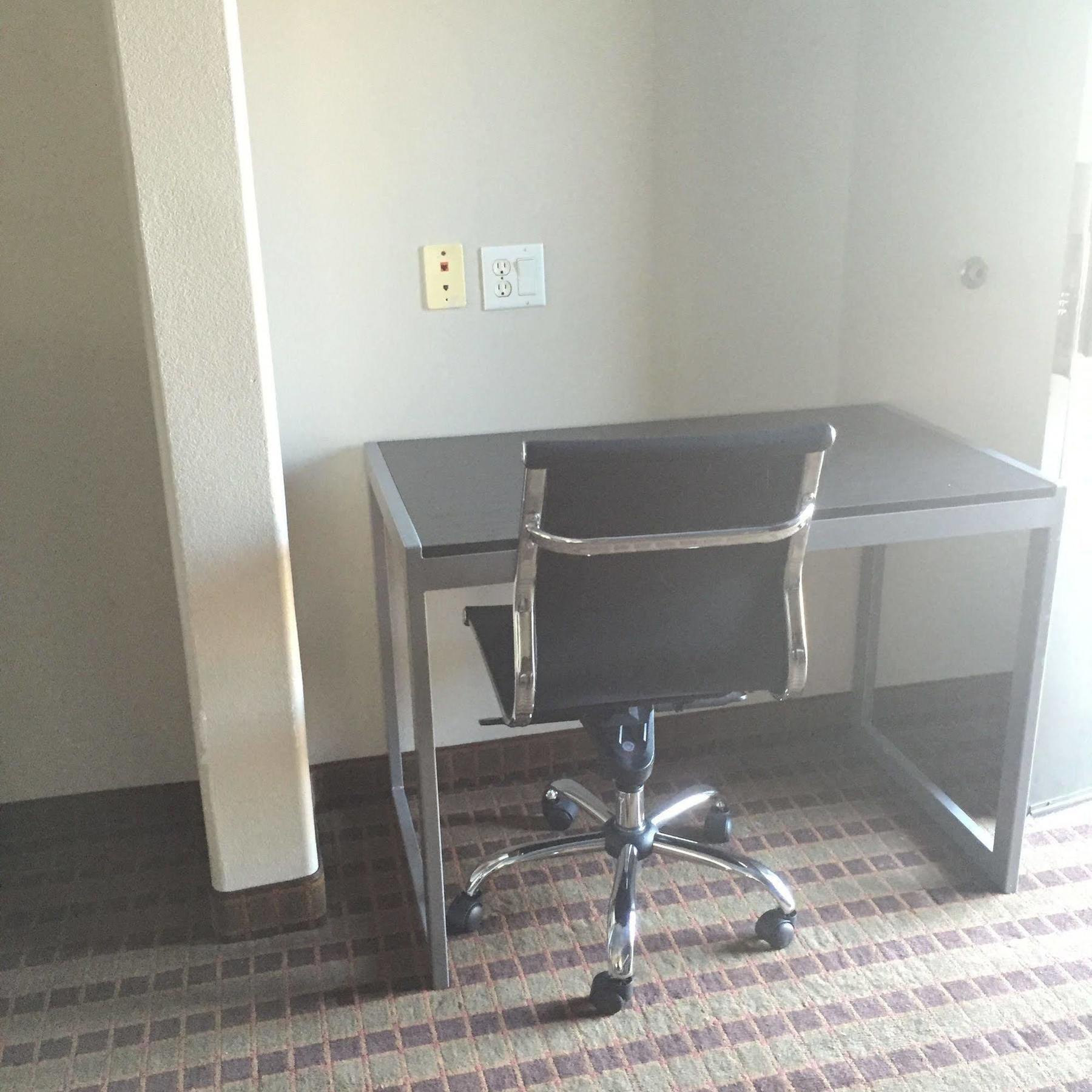 Camelot Inn And Suites Aldine Exterior foto
